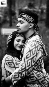 सुकून वाली झप्पी देते हुए फोटो खीचना